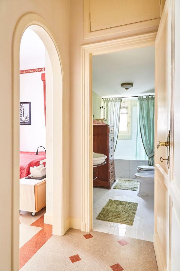 Suite Klimt P.Zza Amedeo Naples Exterior photo