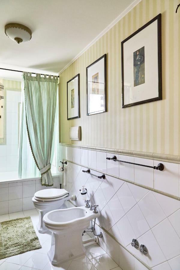 Suite Klimt P.Zza Amedeo Naples Exterior photo